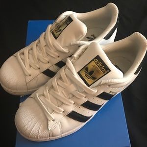 White Superstar Adidas